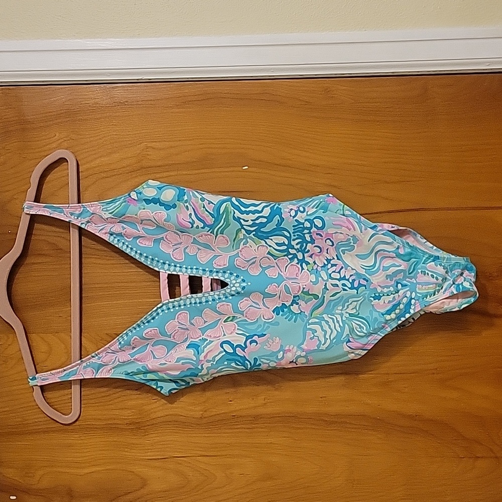 GUC Lilly Pulitzer Jaspen one-piece swimsuit, sz 8. Some fading.